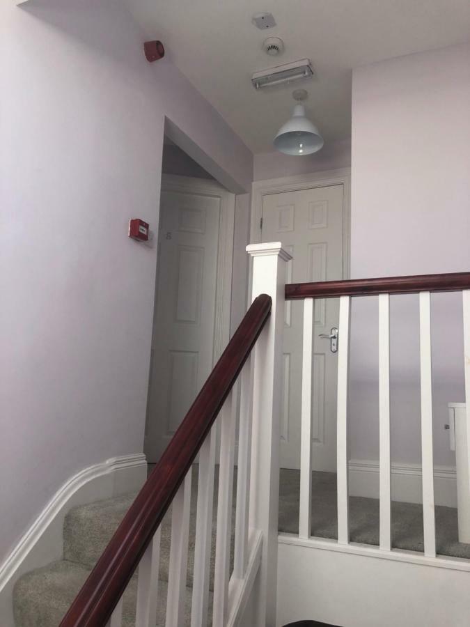 Cheapsleepz 49 Moscow Drive Hotel Liverpool Esterno foto