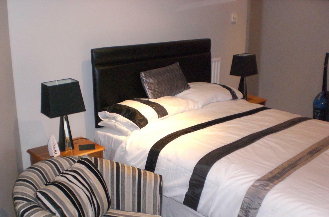 Cheapsleepz 49 Moscow Drive Hotel Liverpool Esterno foto
