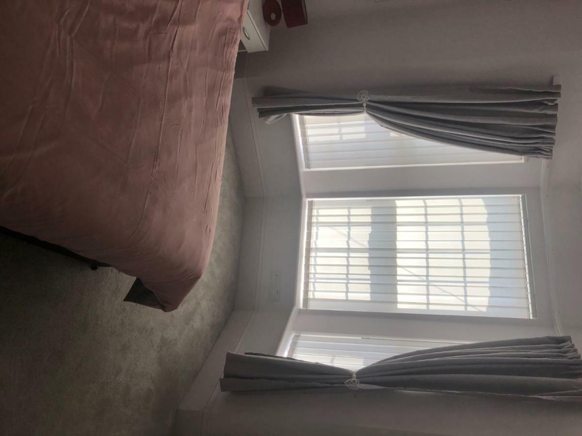 Cheapsleepz 49 Moscow Drive Hotel Liverpool Esterno foto