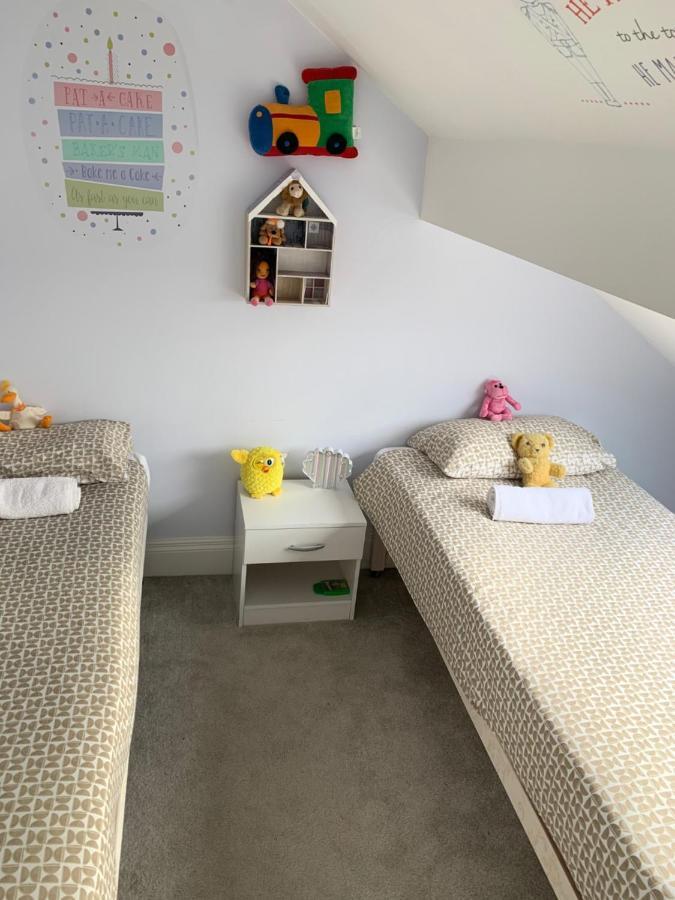 Cheapsleepz 49 Moscow Drive Hotel Liverpool Esterno foto